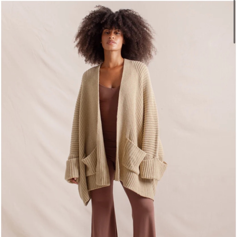 Indigo Luna oversized sweater tuula poncho almond